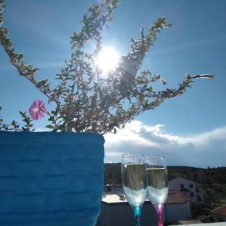 Apartments "Sun-Sea" Лопар Екстер'єр фото