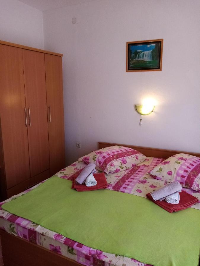 Apartments "Sun-Sea" Лопар Екстер'єр фото