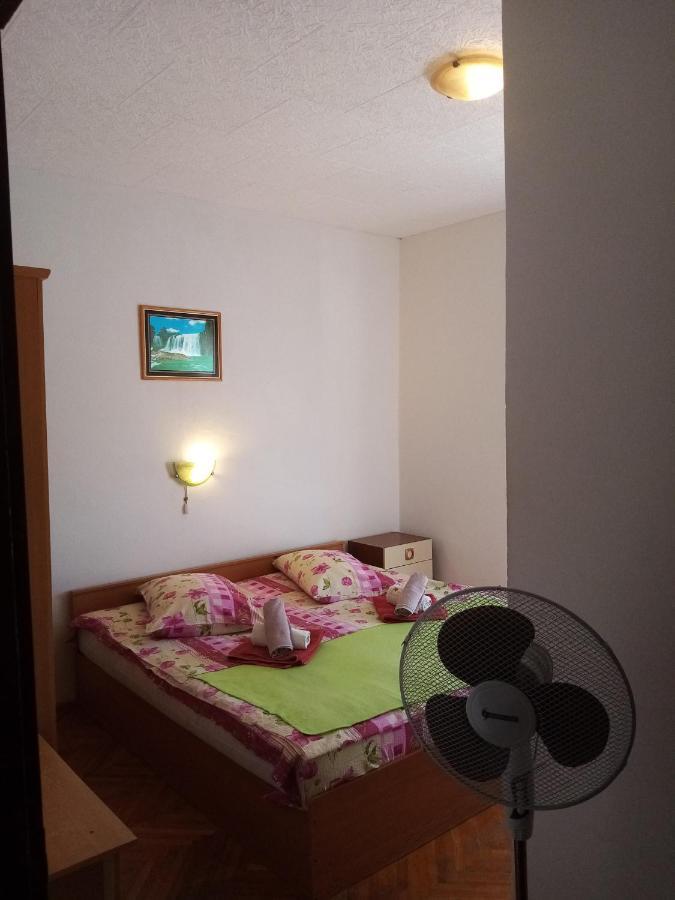 Apartments "Sun-Sea" Лопар Екстер'єр фото