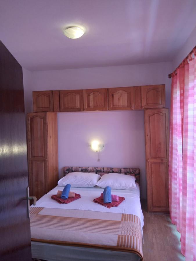 Apartments "Sun-Sea" Лопар Екстер'єр фото