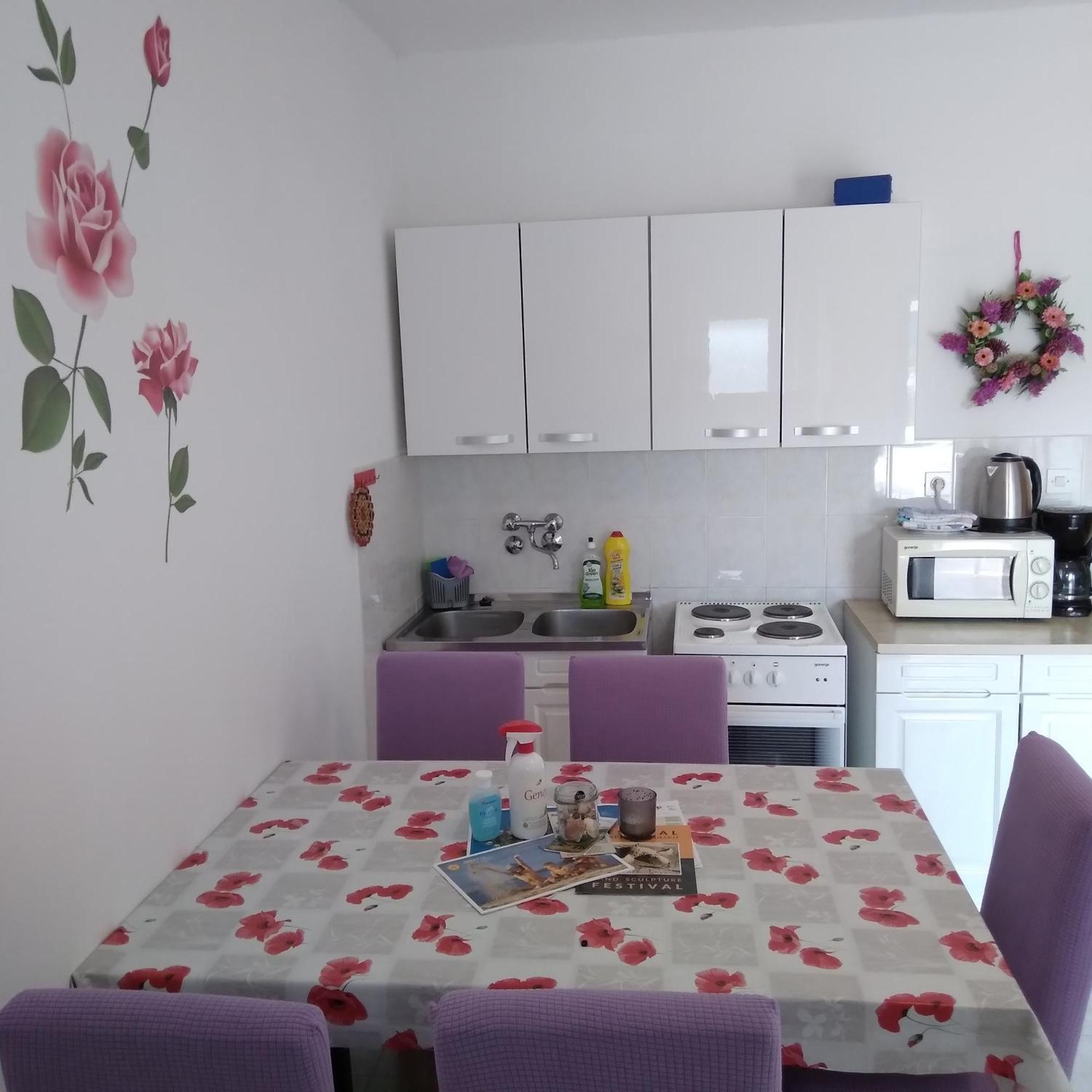 Apartments "Sun-Sea" Лопар Екстер'єр фото