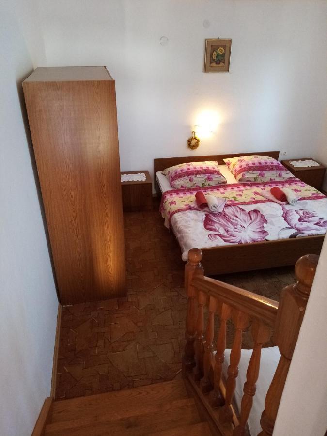 Apartments "Sun-Sea" Лопар Екстер'єр фото